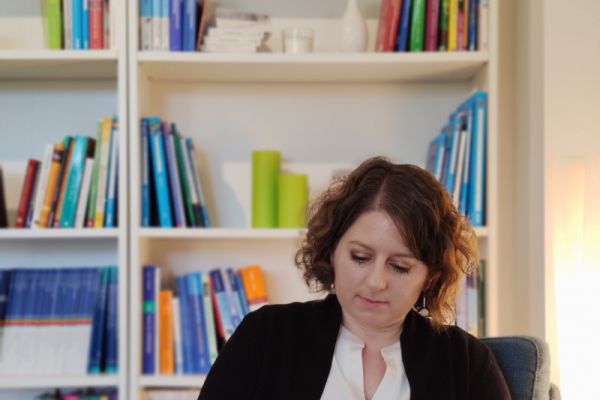 Dr. med. Britta Almassi